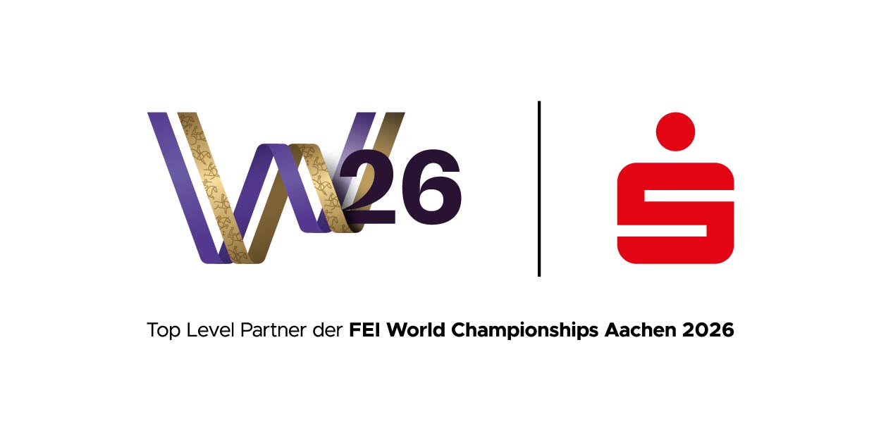 Kooperationsgrafik mit dem Logo „W26“ der FEI World Championships Aachen 2026 links und dem roten Sparkassen-Logo rechts; darunter steht „Top Level Partner der FEI World Championships Aachen 2026“.